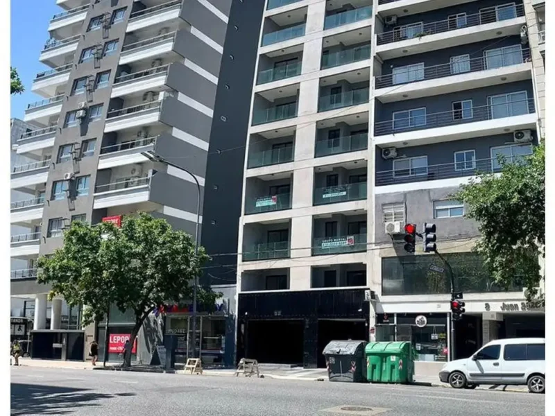San Juan 2800, Piso 8