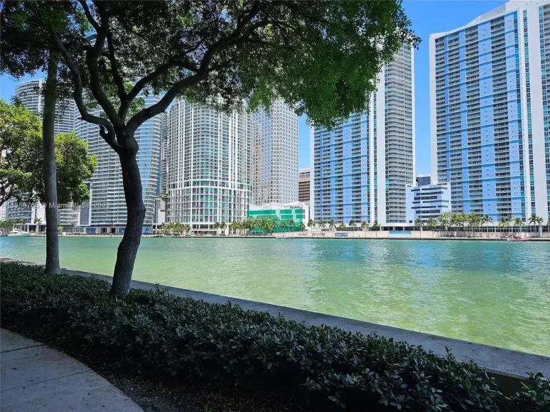 One Tequesta Point Condominium - 888 Brickell Key Dr