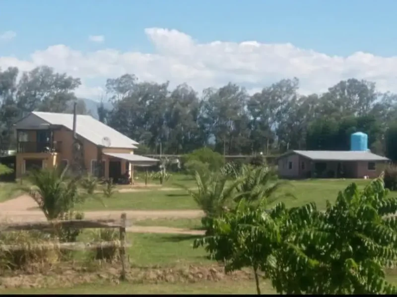 Av. Arturo Illia y acceso privado. Villa Los Álamos